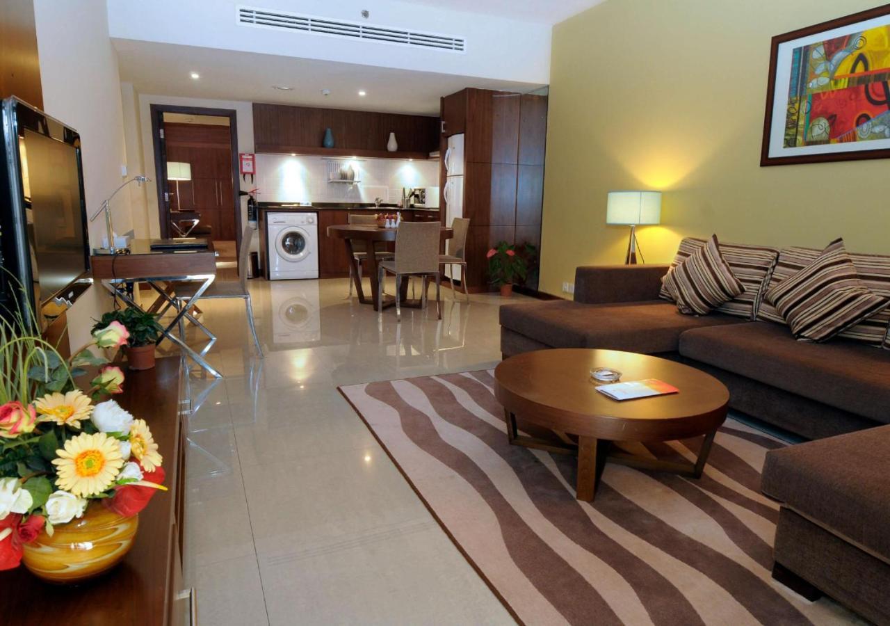 Phoenix Plaza Hotel Apartments Abu Dhabi Exterior photo