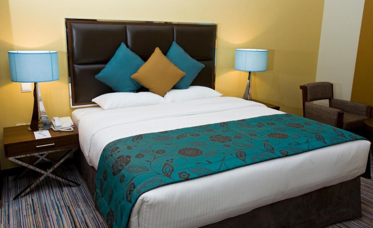 Phoenix Plaza Hotel Apartments Abu Dhabi Exterior photo