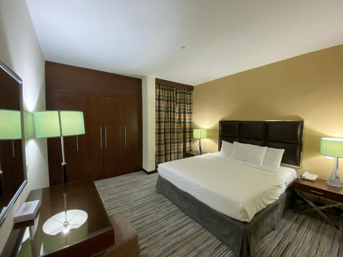 Phoenix Plaza Hotel Apartments Abu Dhabi Exterior photo