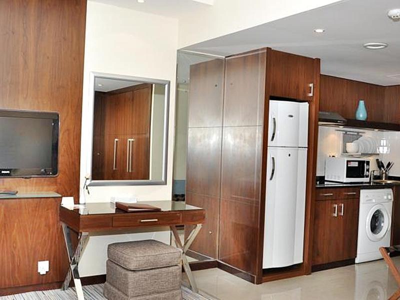 Phoenix Plaza Hotel Apartments Abu Dhabi Exterior photo